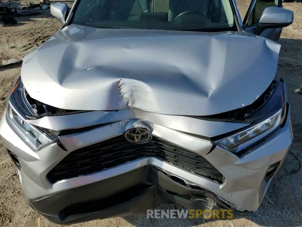 12 Photograph of a damaged car 2T3C1RFV6LW090336 TOYOTA RAV4 2020