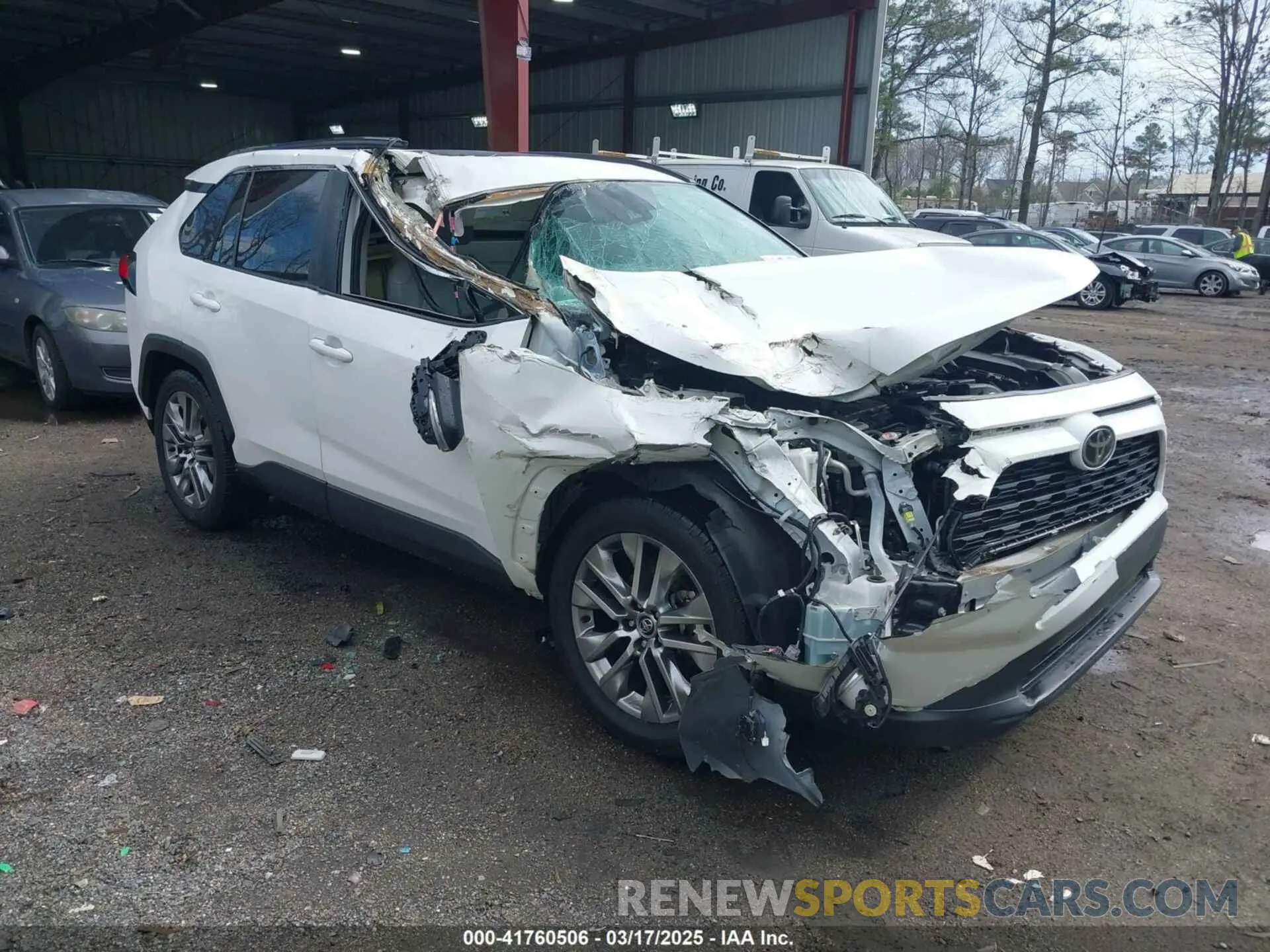 1 Photograph of a damaged car 2T3C1RFV7LC039820 TOYOTA RAV4 2020