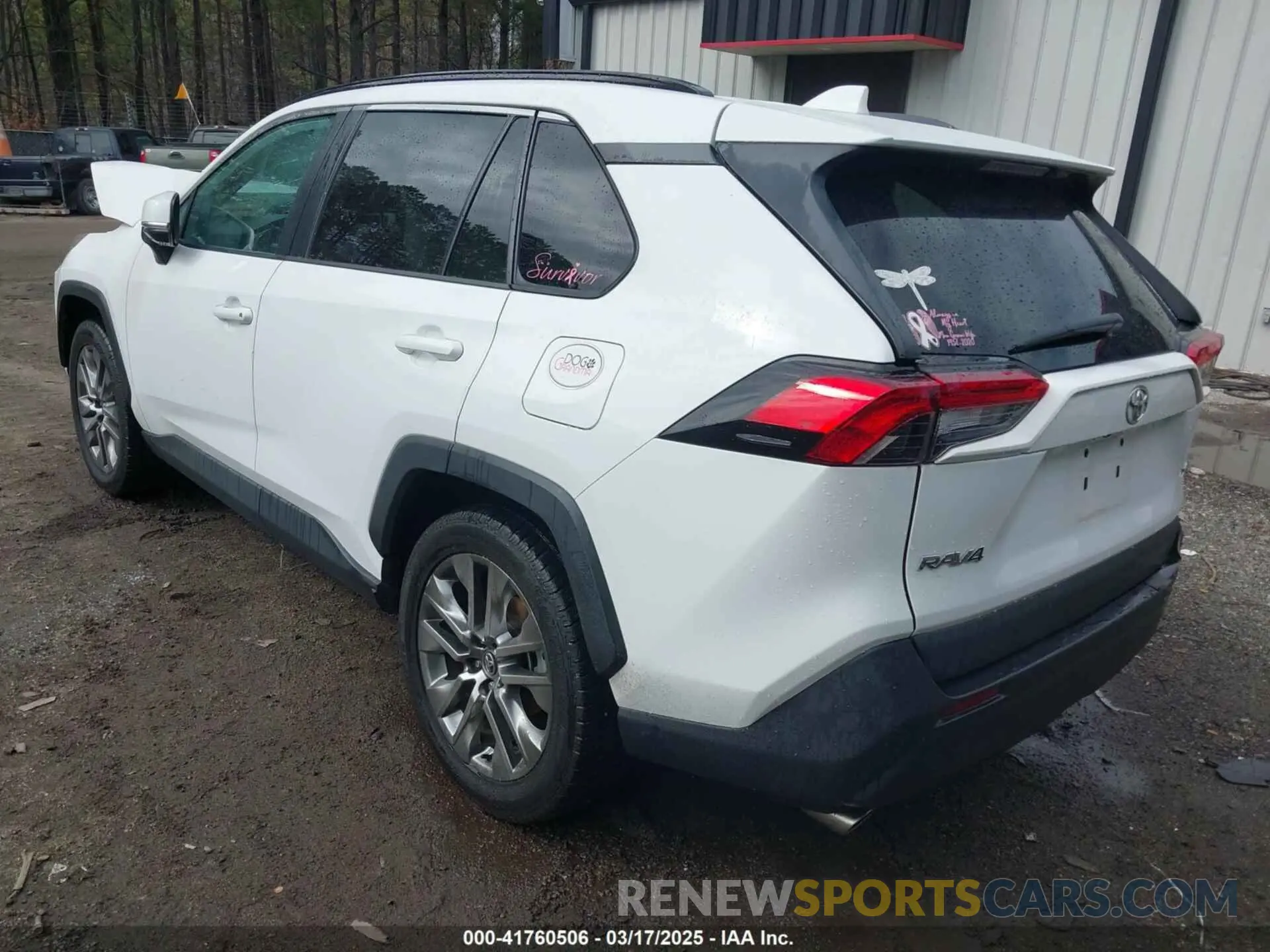 3 Photograph of a damaged car 2T3C1RFV7LC039820 TOYOTA RAV4 2020