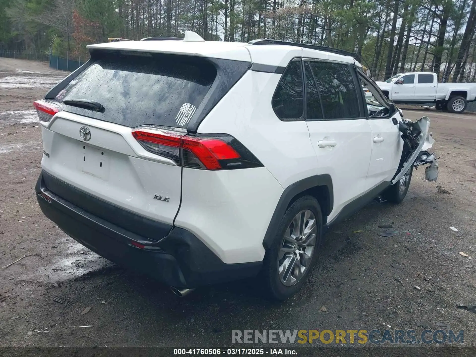 4 Photograph of a damaged car 2T3C1RFV7LC039820 TOYOTA RAV4 2020
