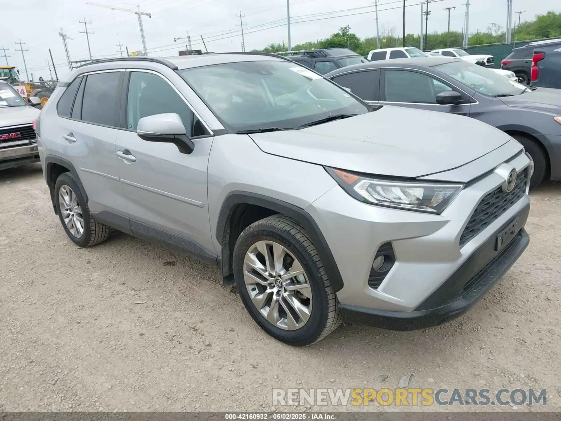 1 Photograph of a damaged car 2T3C1RFV7LW090037 TOYOTA RAV4 2020