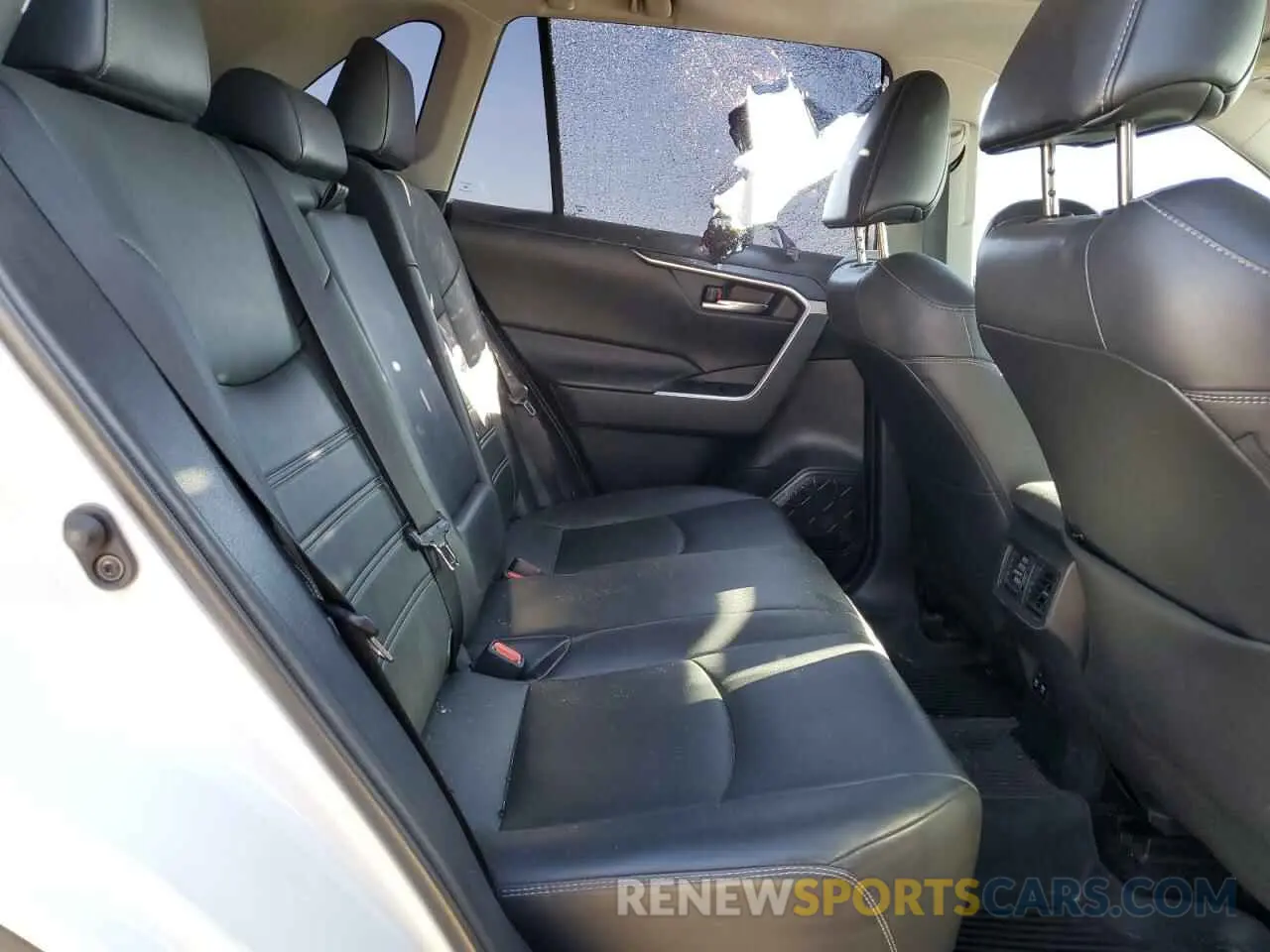 11 Фотография поврежденного автомобиля 2T3C1RFV8LW076549 TOYOTA RAV4 2020