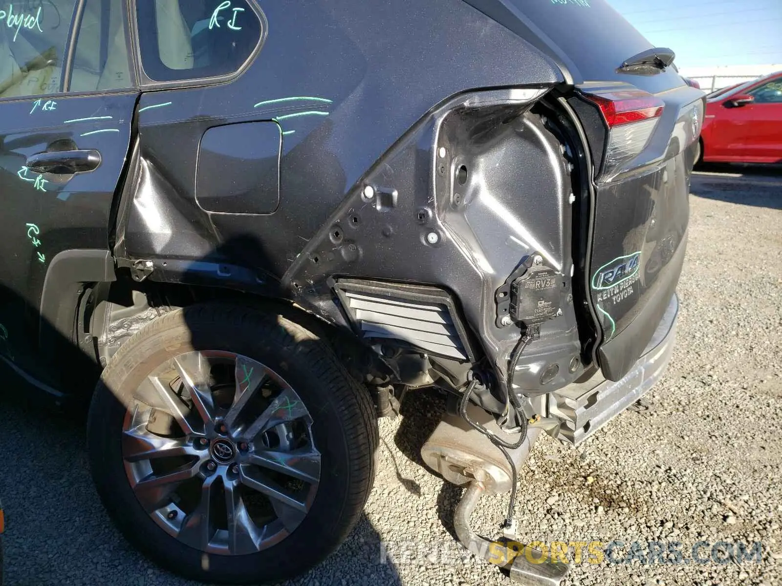 9 Photograph of a damaged car 2T3C1RFV9LC078960 TOYOTA RAV4 2020
