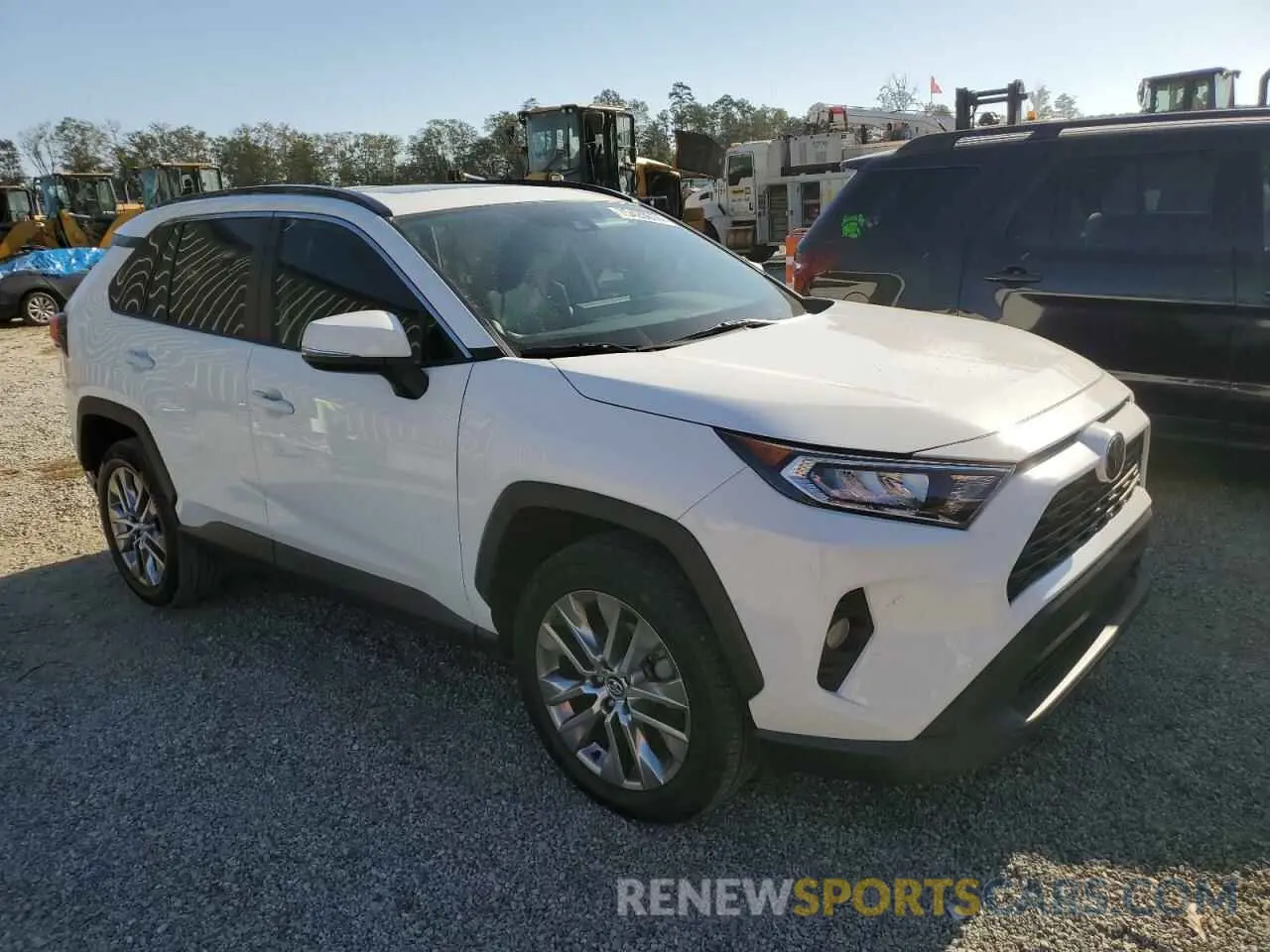 4 Photograph of a damaged car 2T3C1RFV9LC081468 TOYOTA RAV4 2020