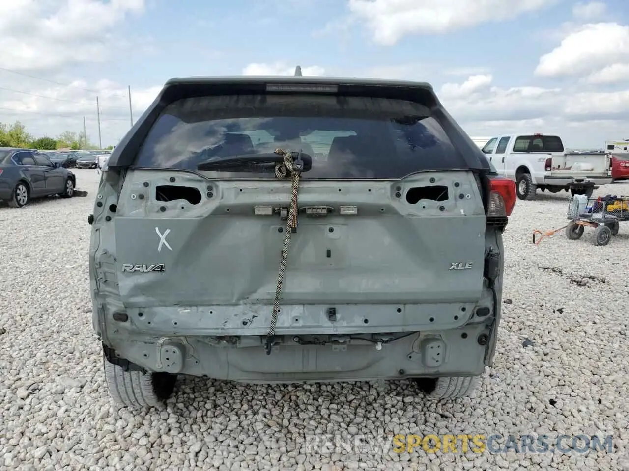 6 Photograph of a damaged car 2T3C1RFVXLW071062 TOYOTA RAV4 2020