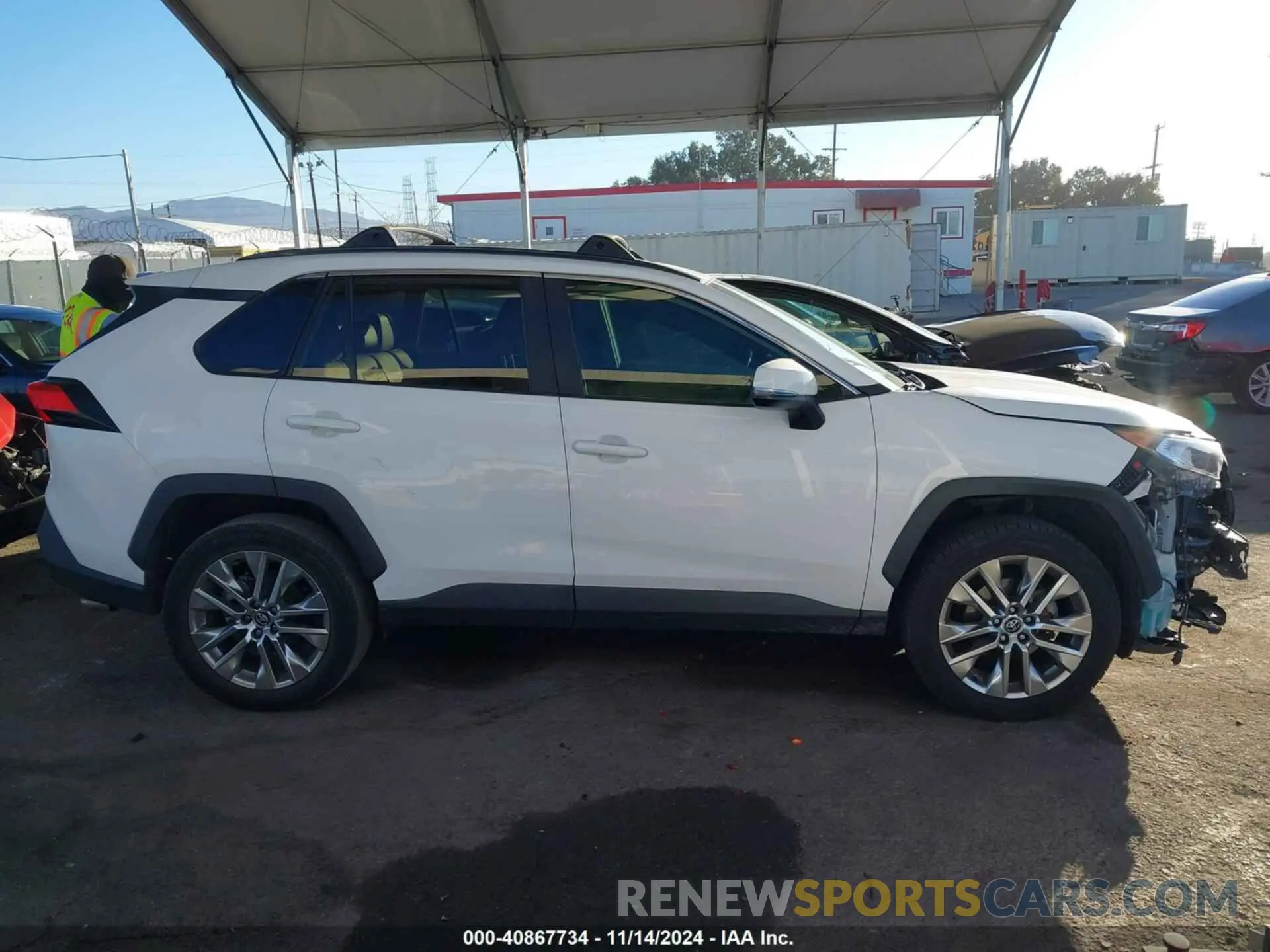 13 Photograph of a damaged car 2T3C1RFVXLW076102 TOYOTA RAV4 2020