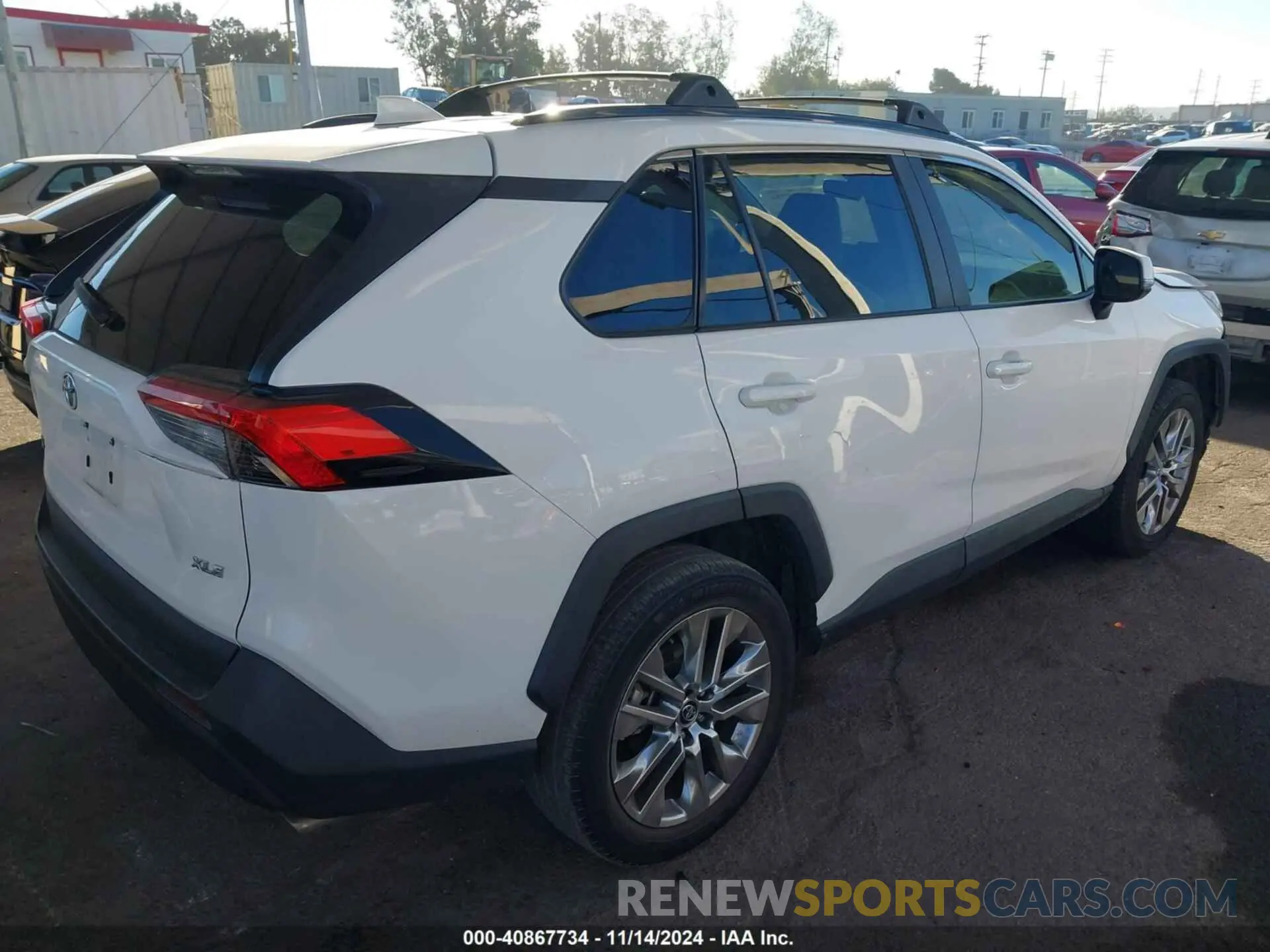 4 Photograph of a damaged car 2T3C1RFVXLW076102 TOYOTA RAV4 2020