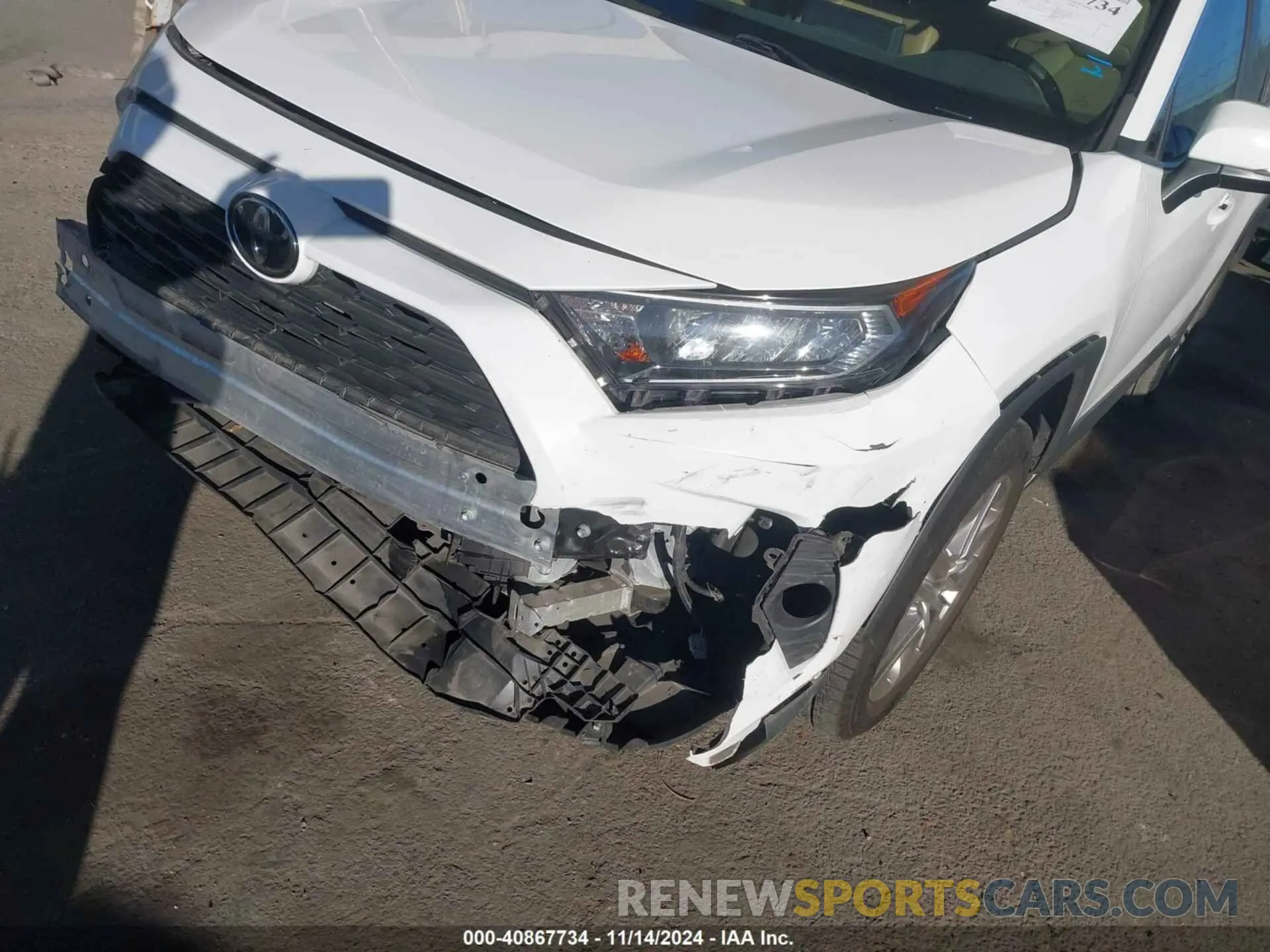 6 Photograph of a damaged car 2T3C1RFVXLW076102 TOYOTA RAV4 2020