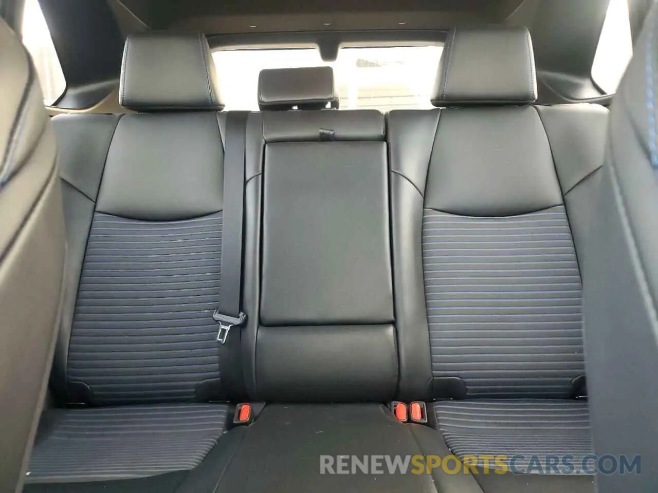 10 Фотография поврежденного автомобиля 2T3E6RFV1LW002030 TOYOTA RAV4 2020