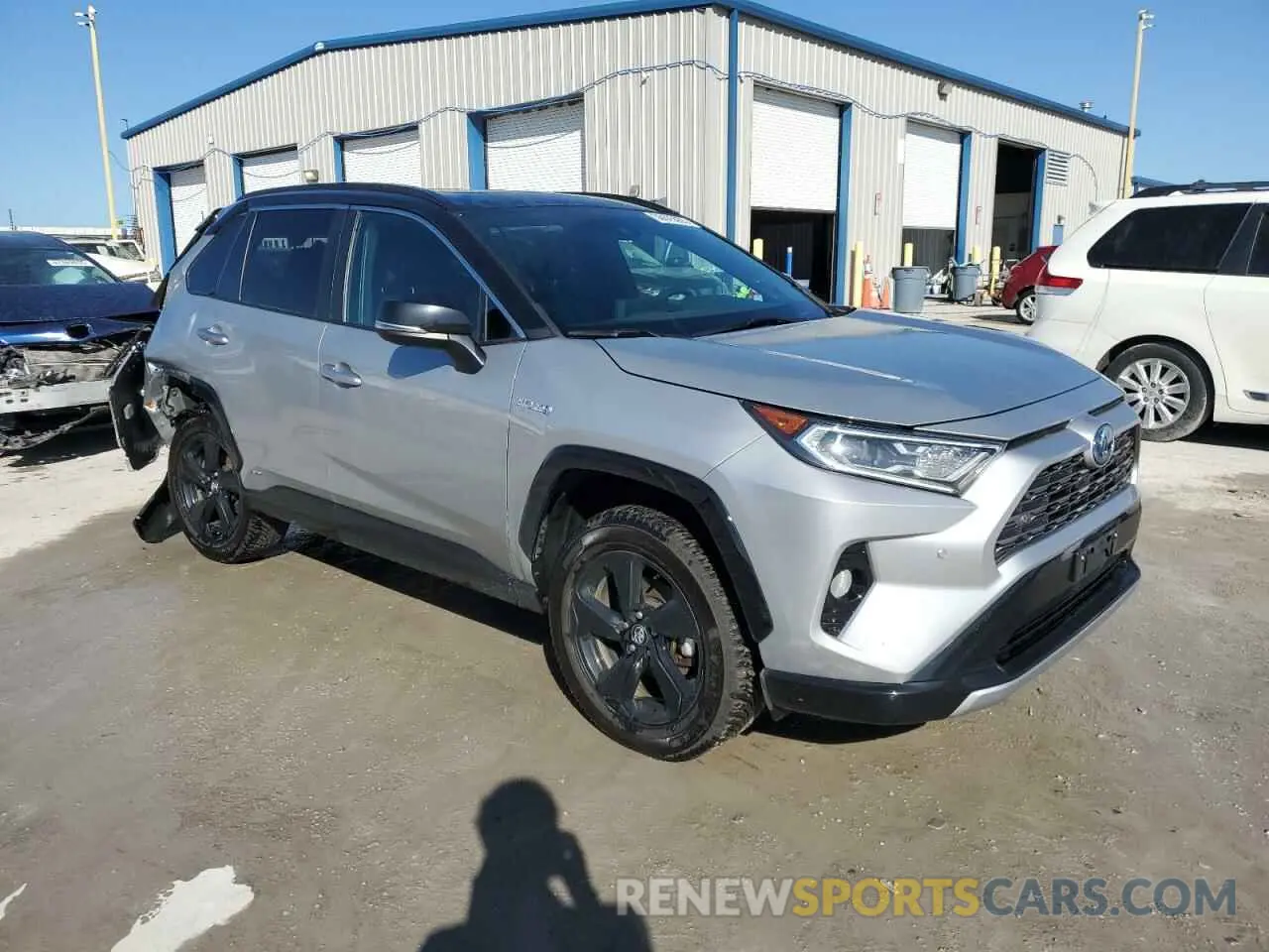 4 Фотография поврежденного автомобиля 2T3EWRFV1LW081926 TOYOTA RAV4 2020