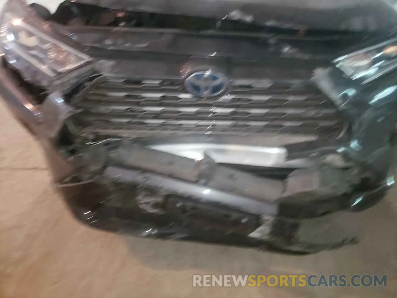9 Photograph of a damaged car 2T3EWRFV3LW047292 TOYOTA RAV4 2020