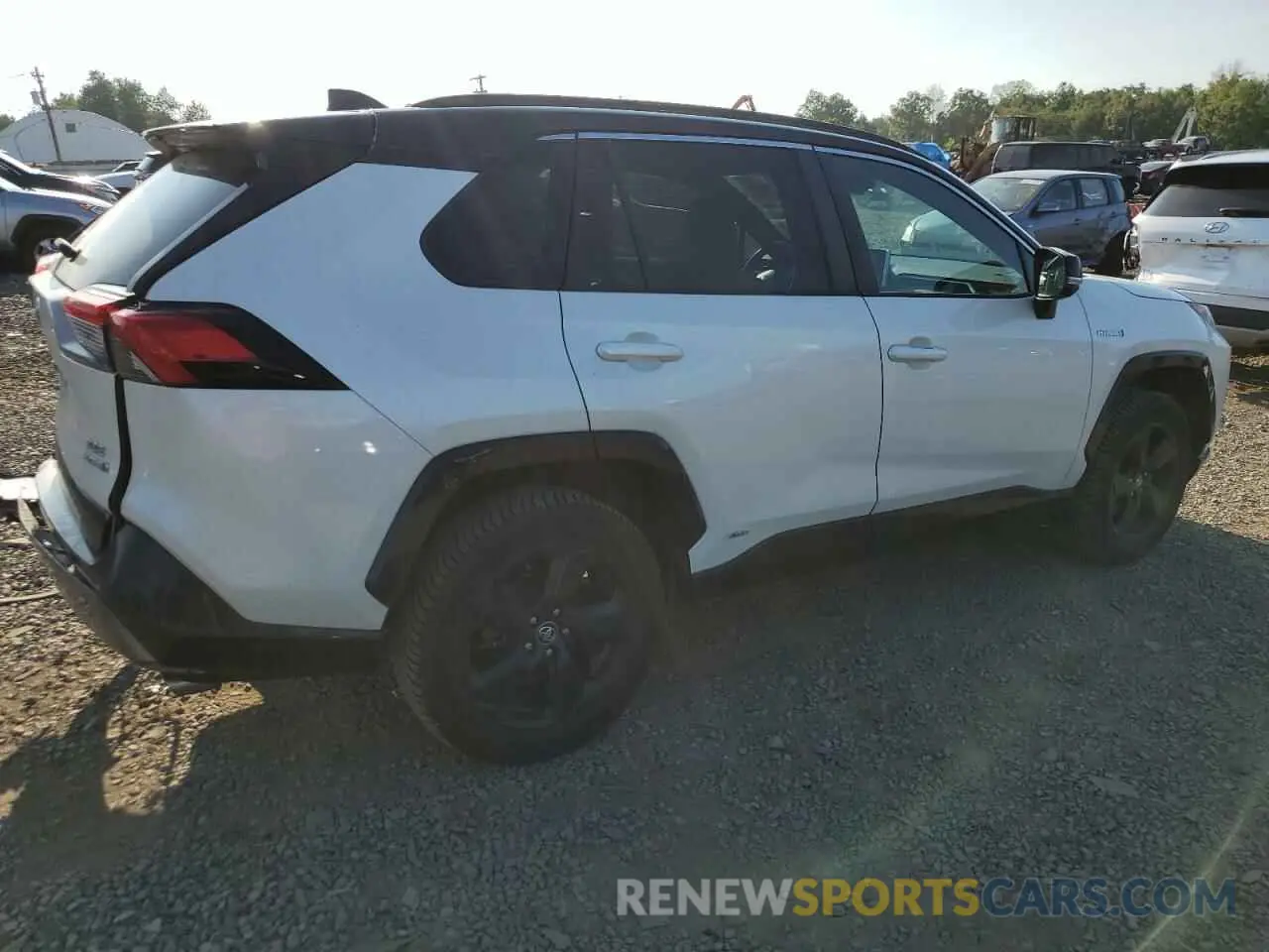 3 Photograph of a damaged car 2T3EWRFV3LW083953 TOYOTA RAV4 2020