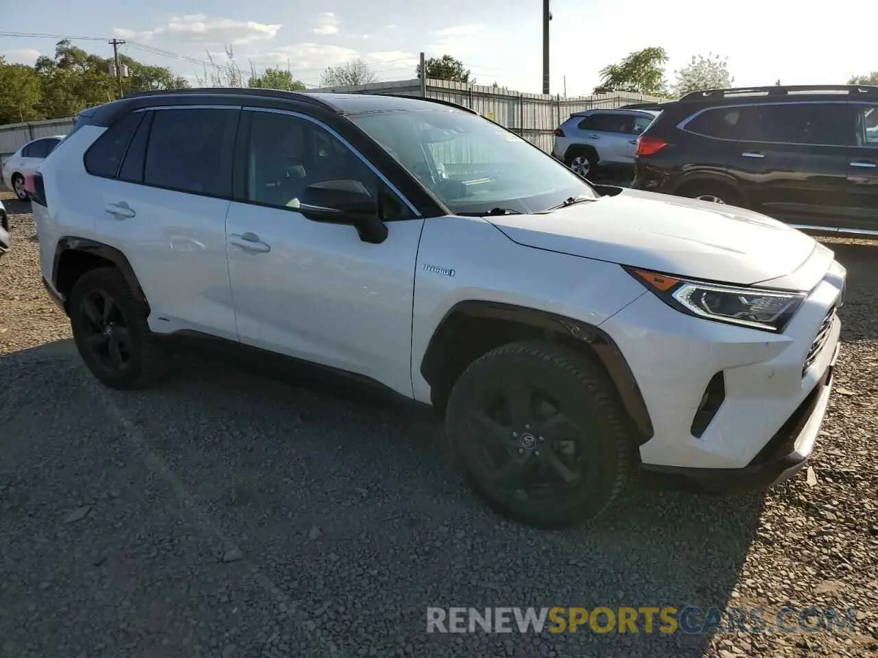 4 Photograph of a damaged car 2T3EWRFV3LW083953 TOYOTA RAV4 2020