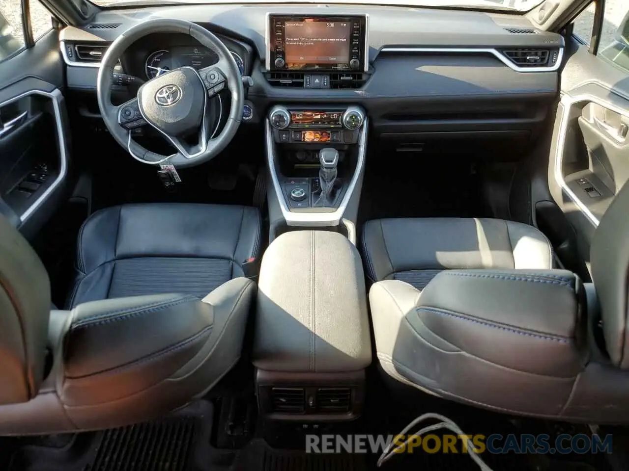8 Photograph of a damaged car 2T3EWRFV3LW083953 TOYOTA RAV4 2020