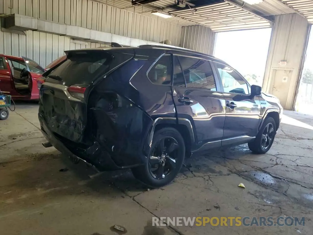 3 Photograph of a damaged car 2T3EWRFV5LW072551 TOYOTA RAV4 2020