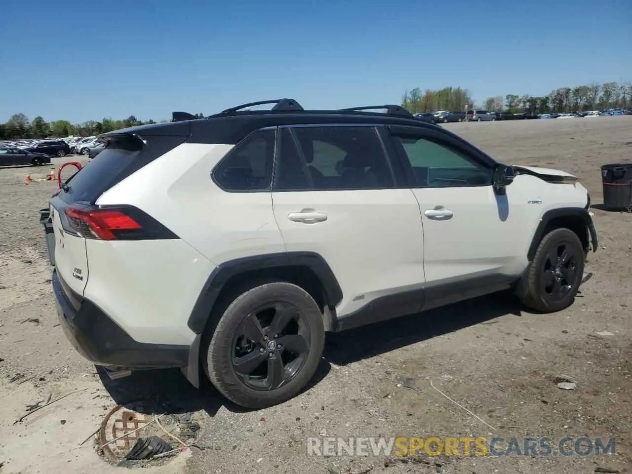 3 Photograph of a damaged car 2T3EWRFV8LW080059 TOYOTA RAV4 2020
