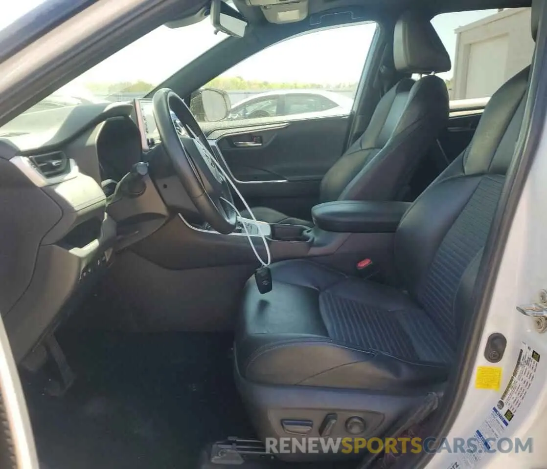 7 Photograph of a damaged car 2T3EWRFV8LW080059 TOYOTA RAV4 2020