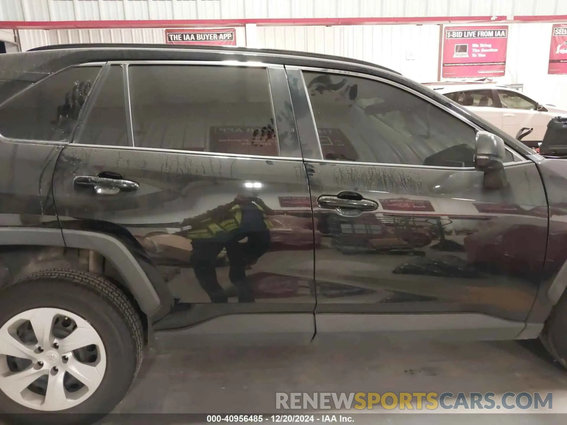 13 Photograph of a damaged car 2T3F1RFV0LC098642 TOYOTA RAV4 2020