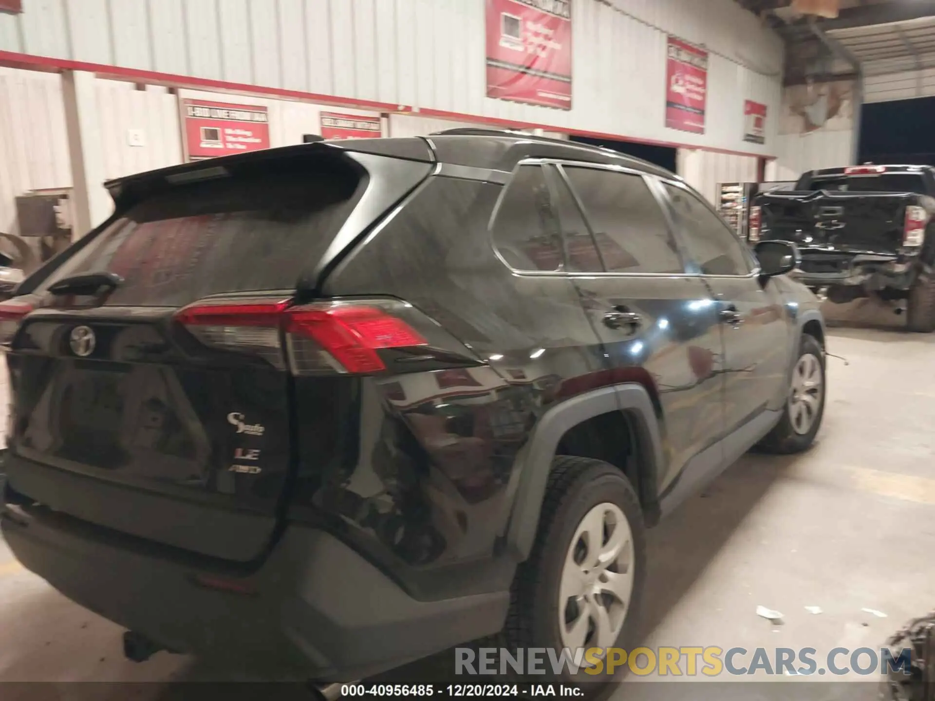 4 Photograph of a damaged car 2T3F1RFV0LC098642 TOYOTA RAV4 2020