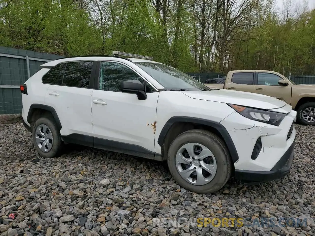 4 Photograph of a damaged car 2T3F1RFV1LC100947 TOYOTA RAV4 2020