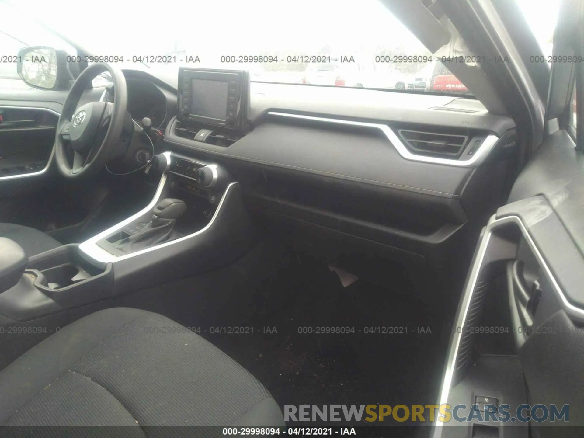 5 Photograph of a damaged car 2T3F1RFV1LC138758 TOYOTA RAV4 2020