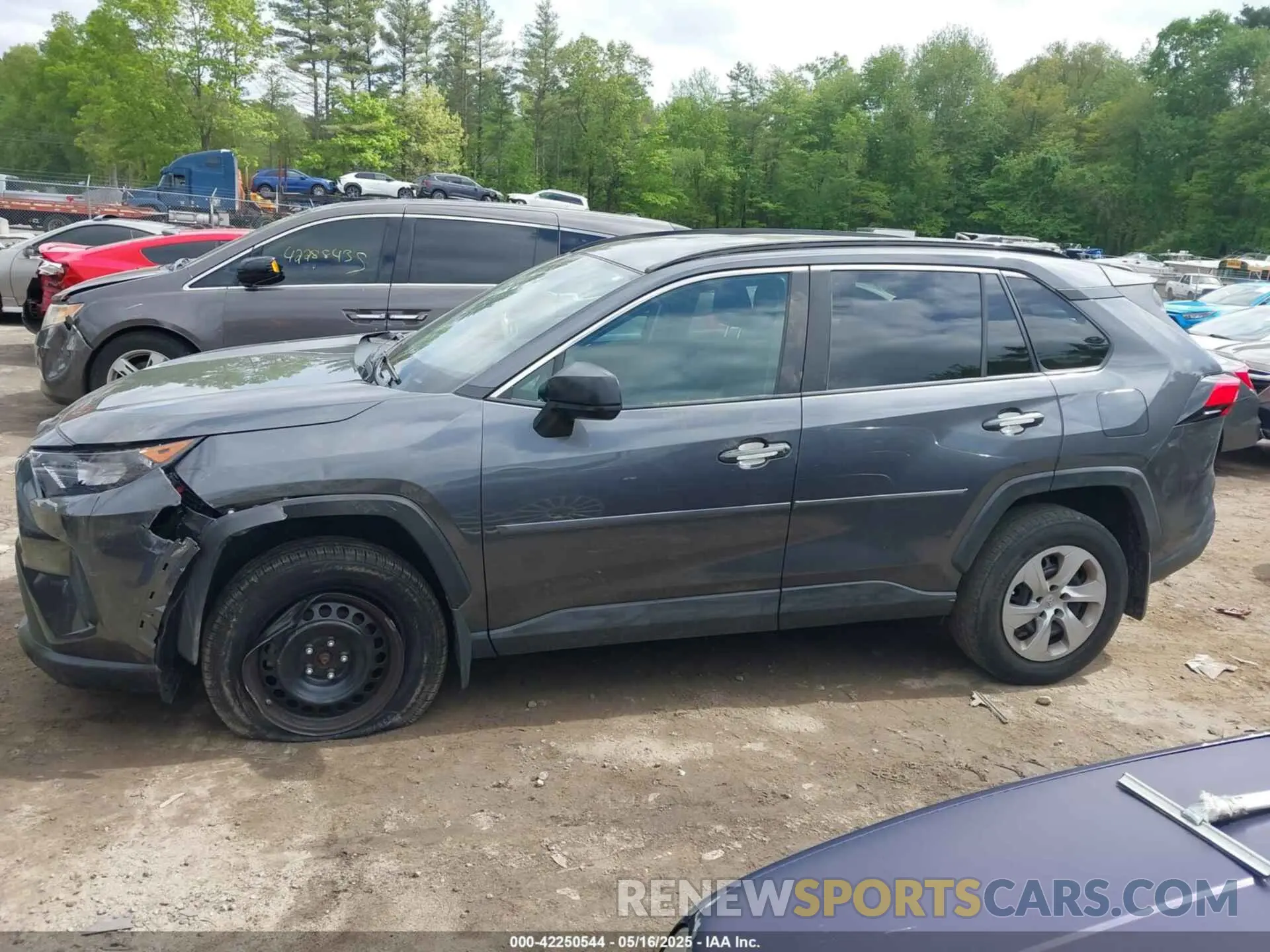 15 Photograph of a damaged car 2T3F1RFV1LW084392 TOYOTA RAV4 2020