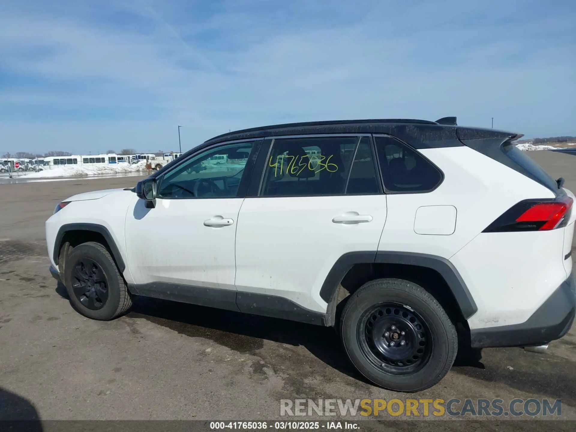 15 Photograph of a damaged car 2T3F1RFV2LC089909 TOYOTA RAV4 2020