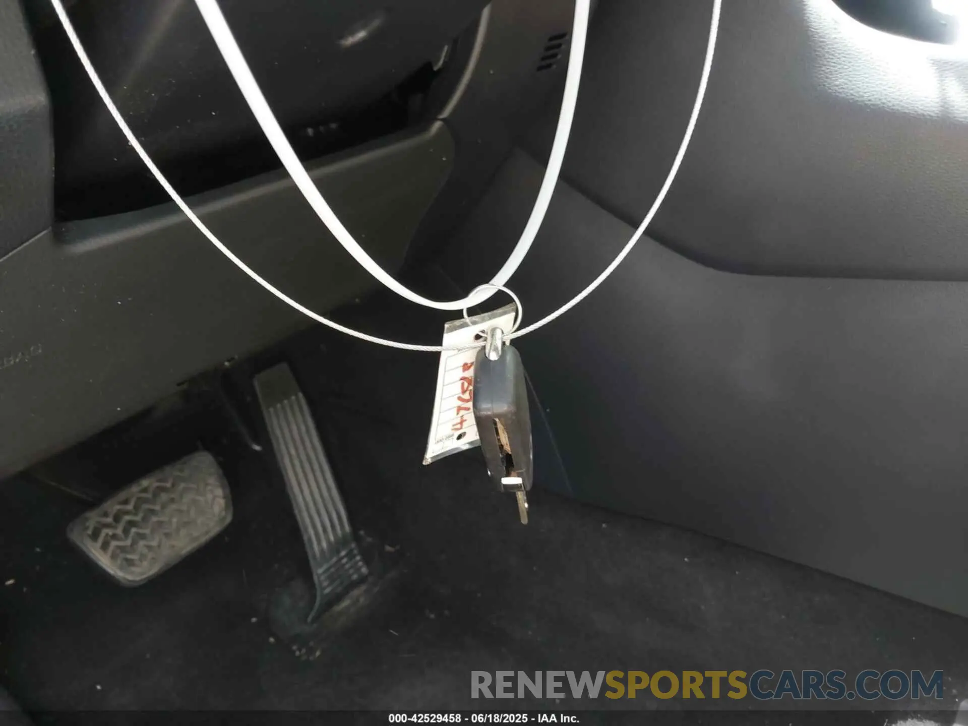 11 Photograph of a damaged car 2T3F1RFV2LW093845 TOYOTA RAV4 2020