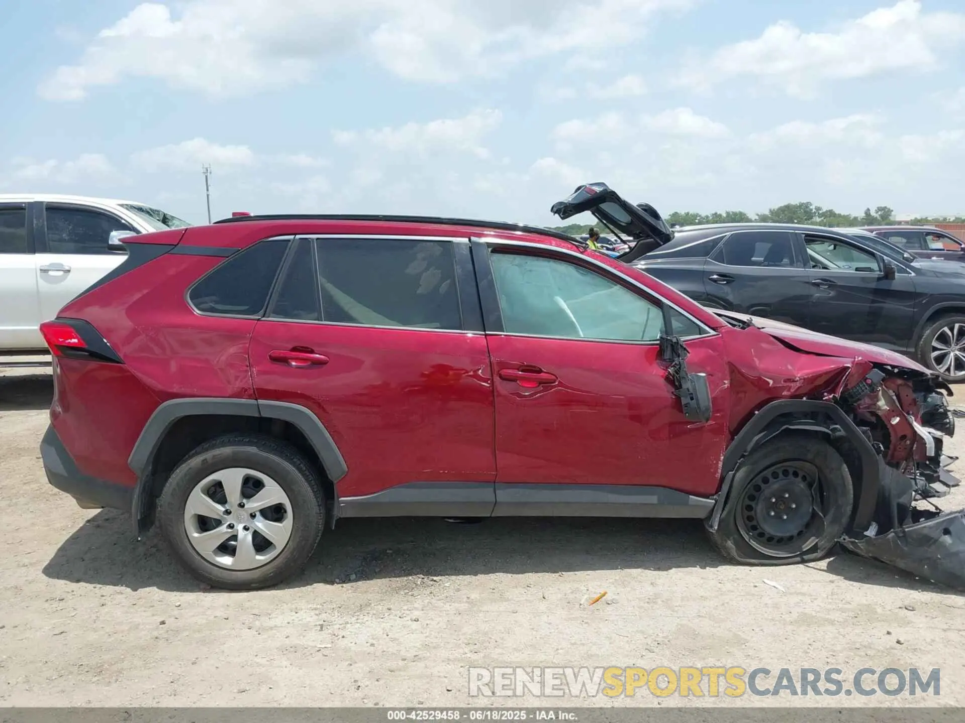 14 Photograph of a damaged car 2T3F1RFV2LW093845 TOYOTA RAV4 2020