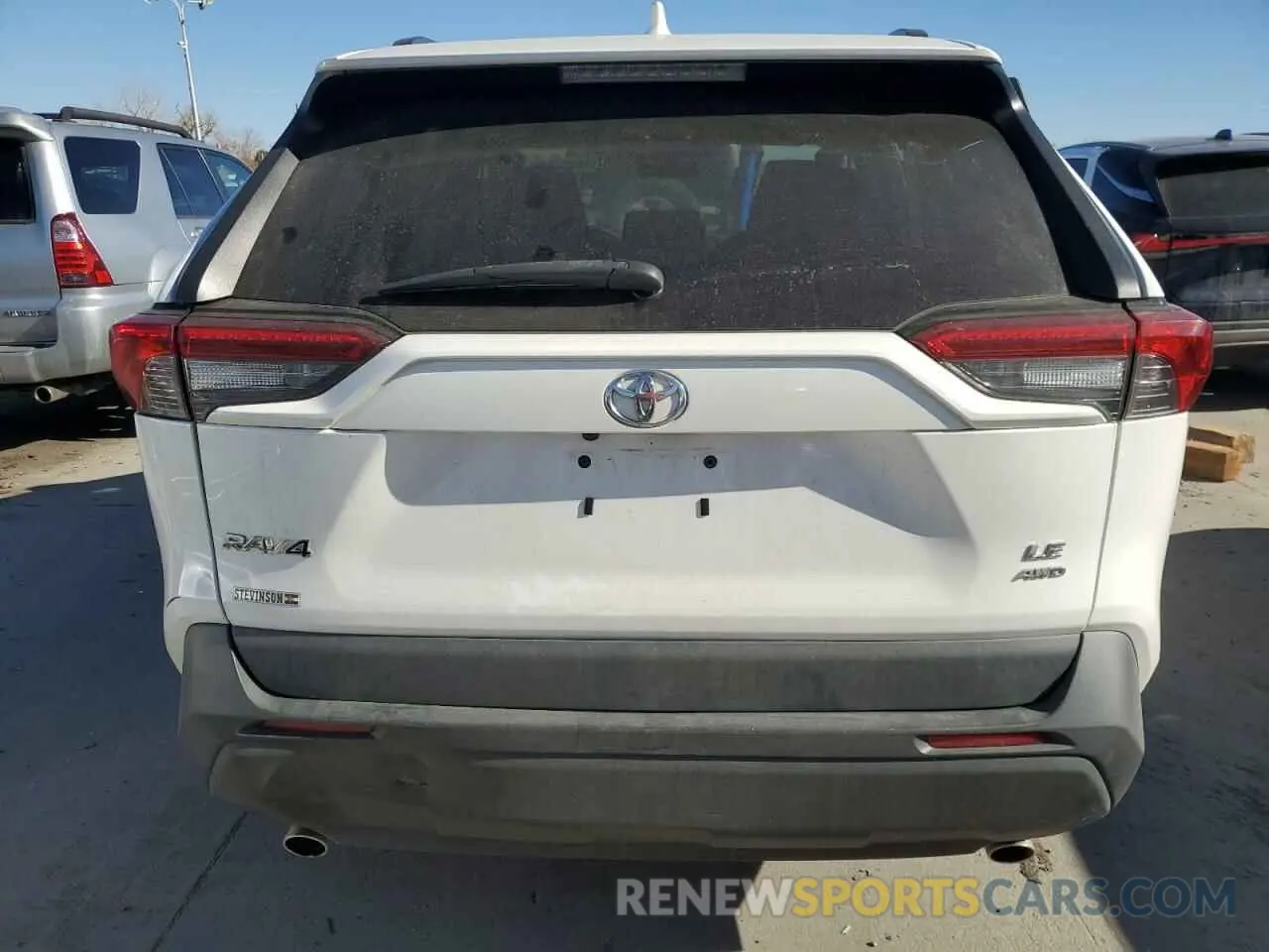 6 Photograph of a damaged car 2T3F1RFV3LC102084 TOYOTA RAV4 2020