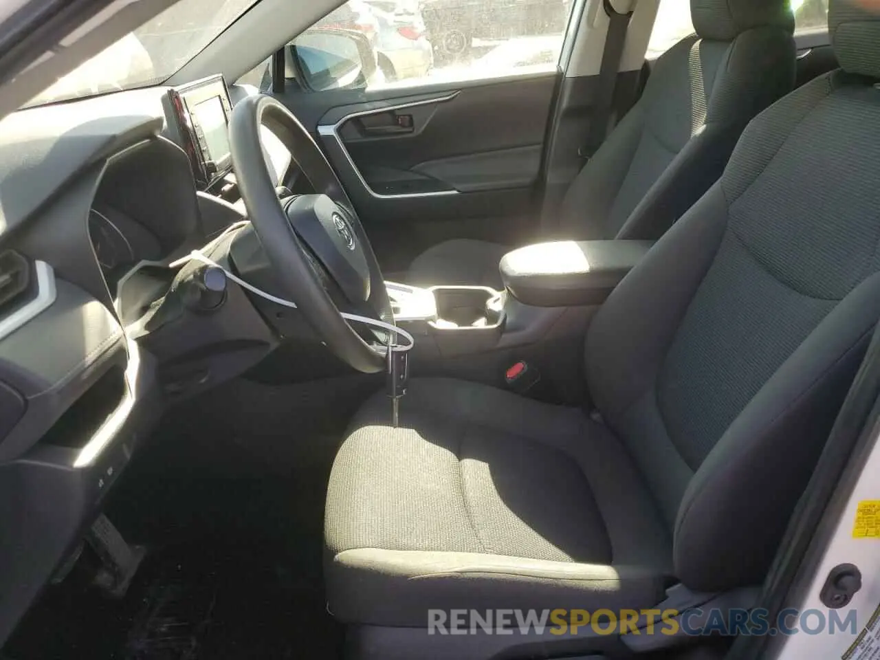 7 Photograph of a damaged car 2T3F1RFV3LC102084 TOYOTA RAV4 2020