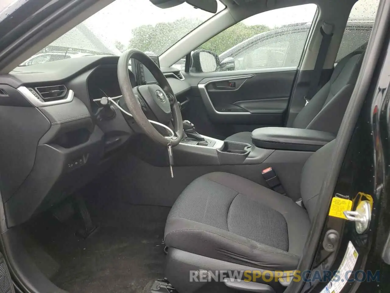 7 Photograph of a damaged car 2T3F1RFV3LW118395 TOYOTA RAV4 2020