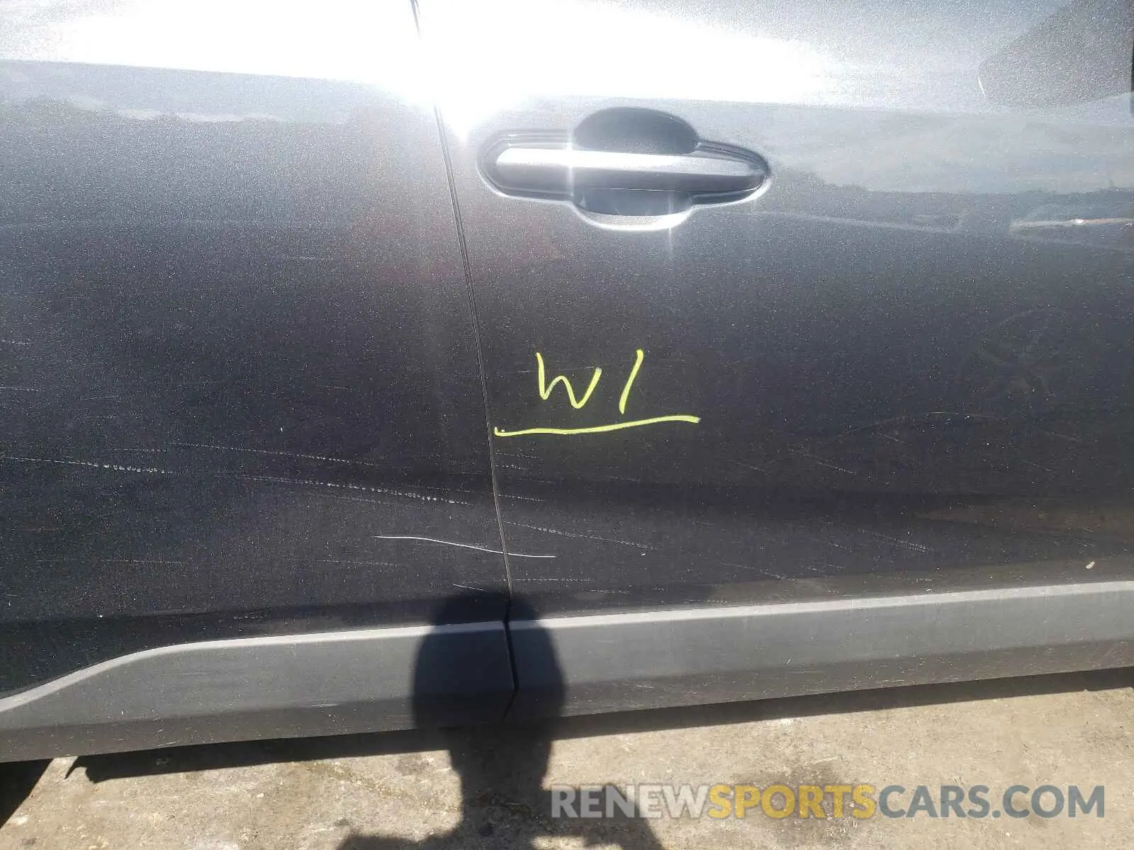 9 Photograph of a damaged car 2T3F1RFV5LC118884 TOYOTA RAV4 2020