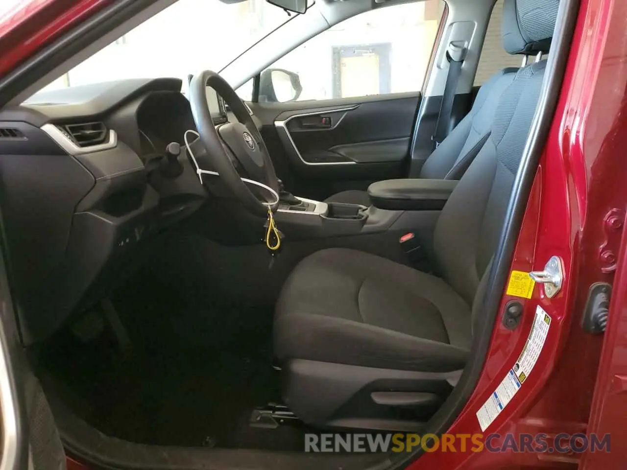 7 Photograph of a damaged car 2T3F1RFV5LW129298 TOYOTA RAV4 2020