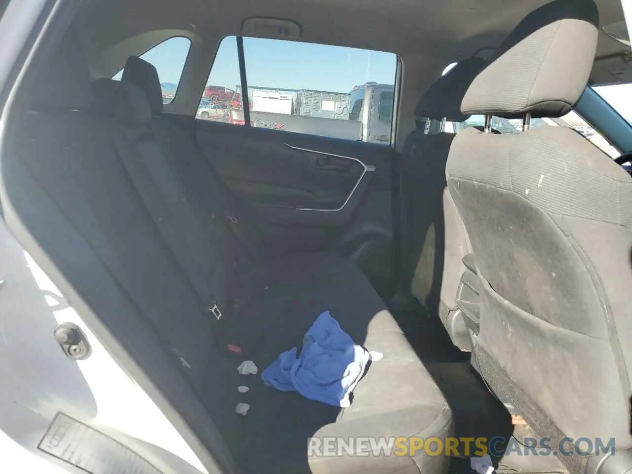 11 Photograph of a damaged car 2T3F1RFV7LC101357 TOYOTA RAV4 2020