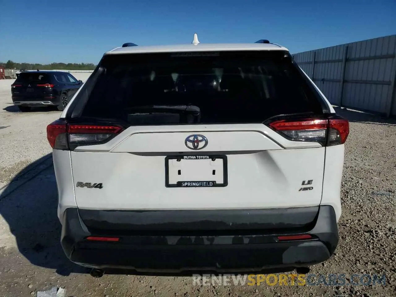 6 Photograph of a damaged car 2T3F1RFV7LC101357 TOYOTA RAV4 2020
