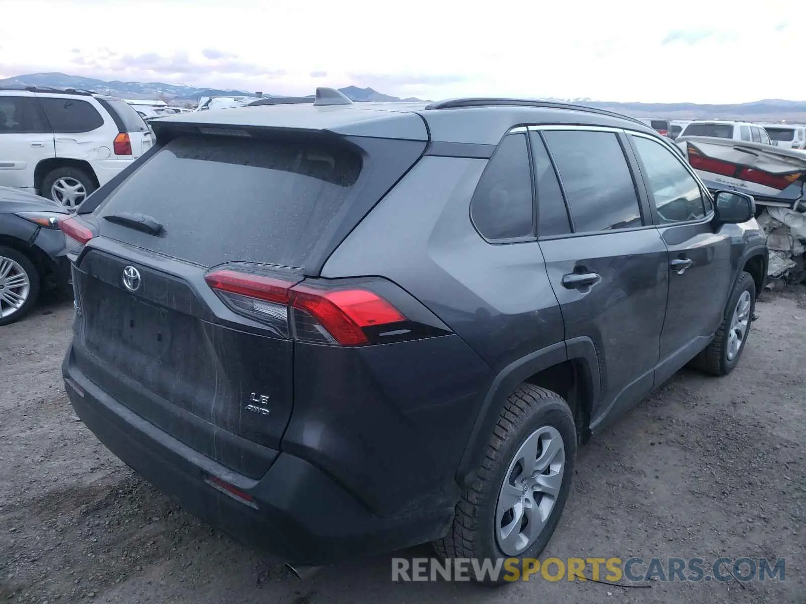 4 Photograph of a damaged car 2T3F1RFV7LC121334 TOYOTA RAV4 2020