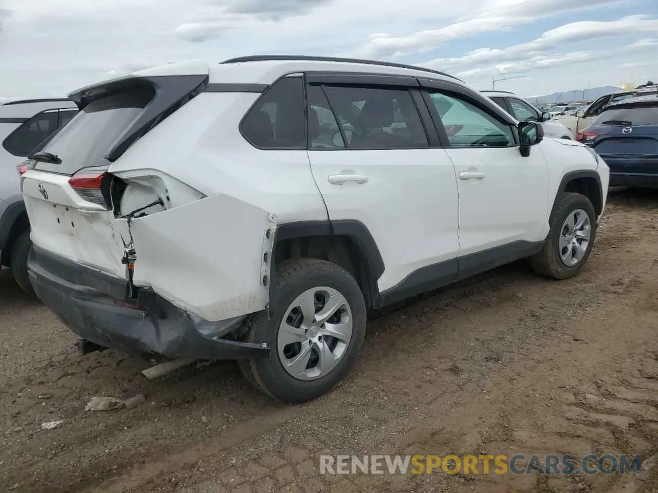 3 Фотография поврежденного автомобиля 2T3F1RFV7LW096658 TOYOTA RAV4 2020