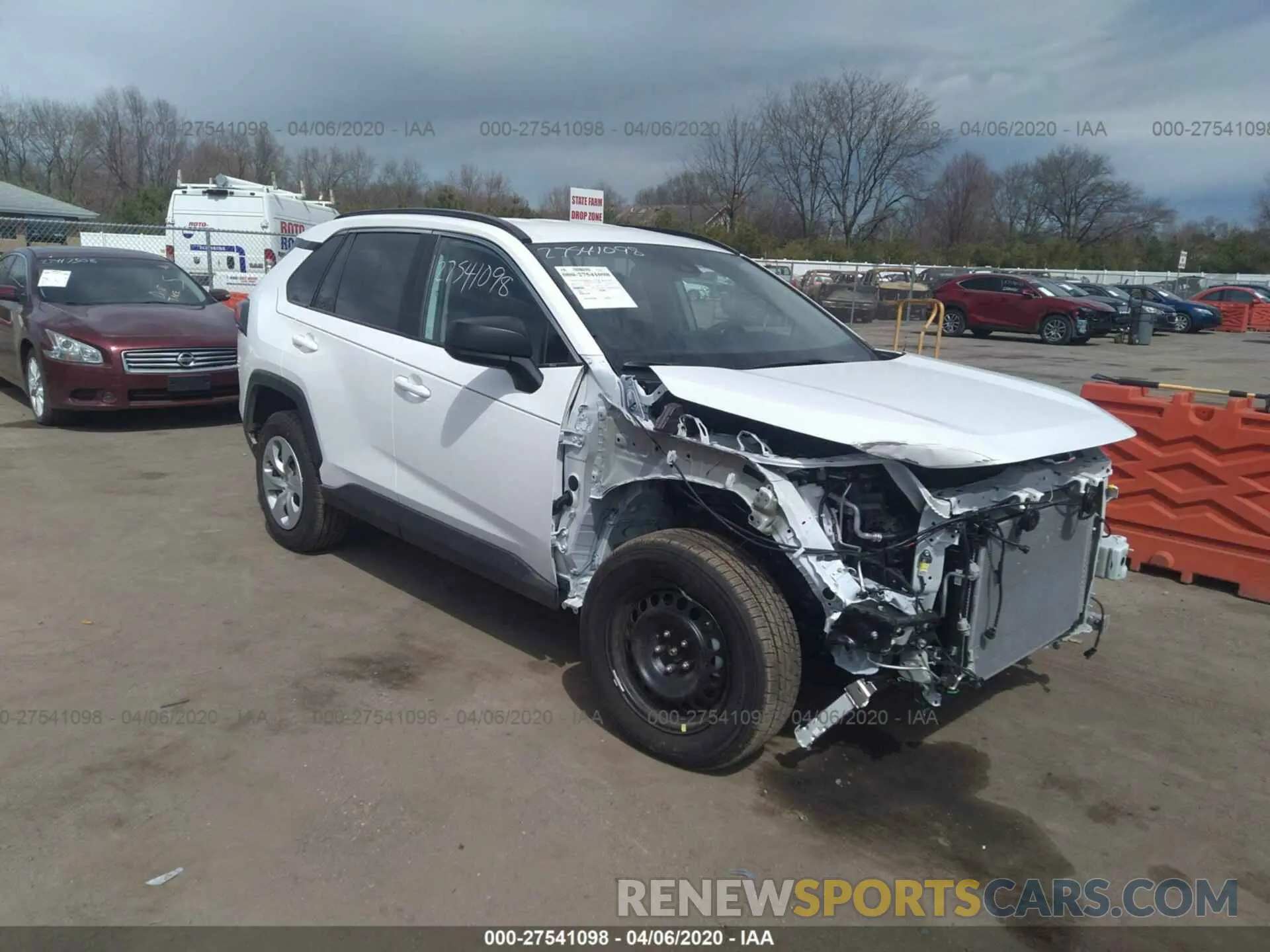 1 Photograph of a damaged car 2T3F1RFVXLC065552 TOYOTA RAV4 2020