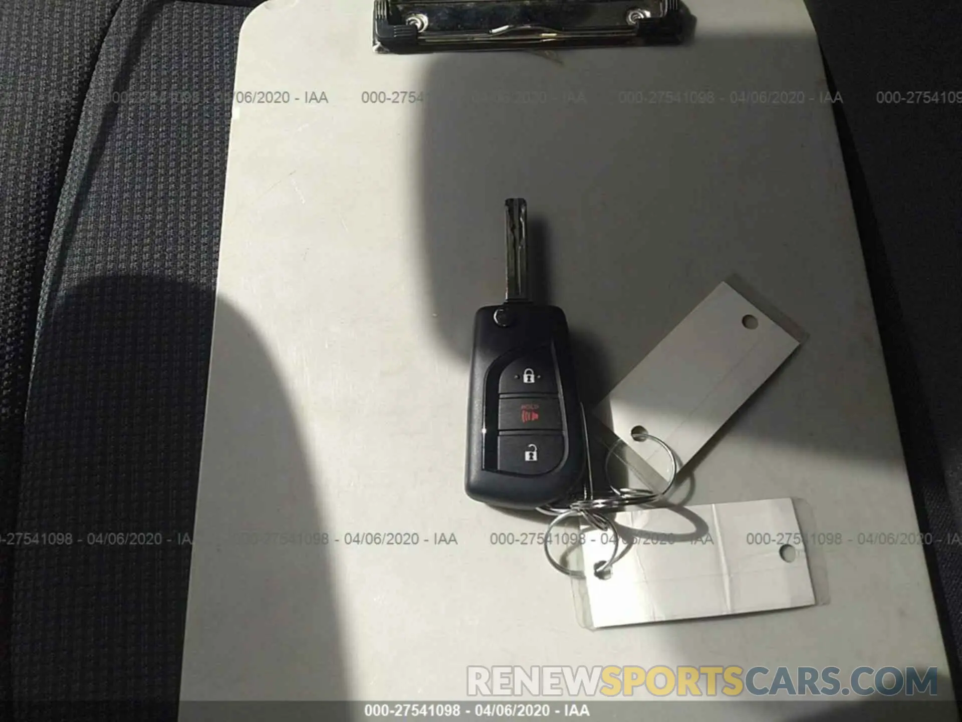 11 Photograph of a damaged car 2T3F1RFVXLC065552 TOYOTA RAV4 2020