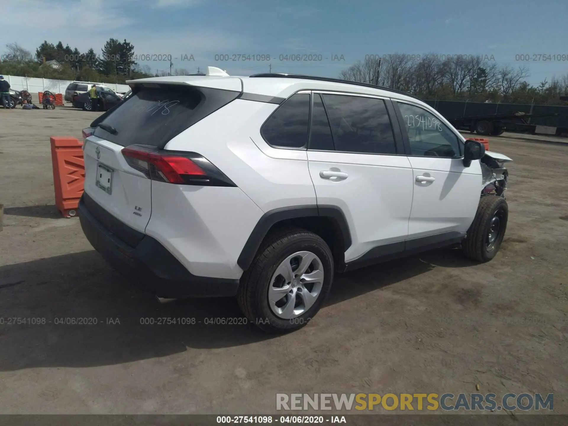 4 Photograph of a damaged car 2T3F1RFVXLC065552 TOYOTA RAV4 2020
