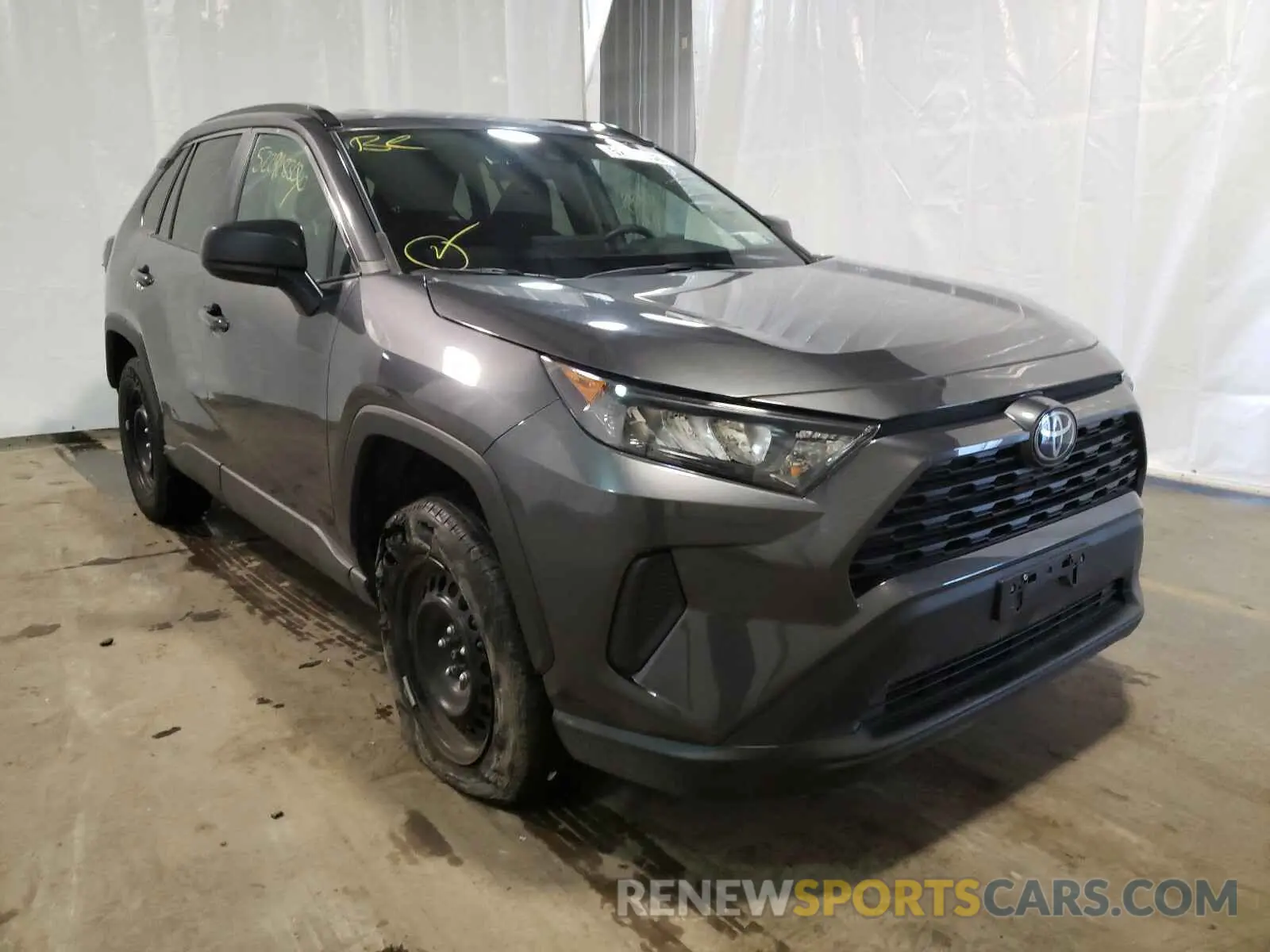1 Photograph of a damaged car 2T3F1RFVXLC099023 TOYOTA RAV4 2020