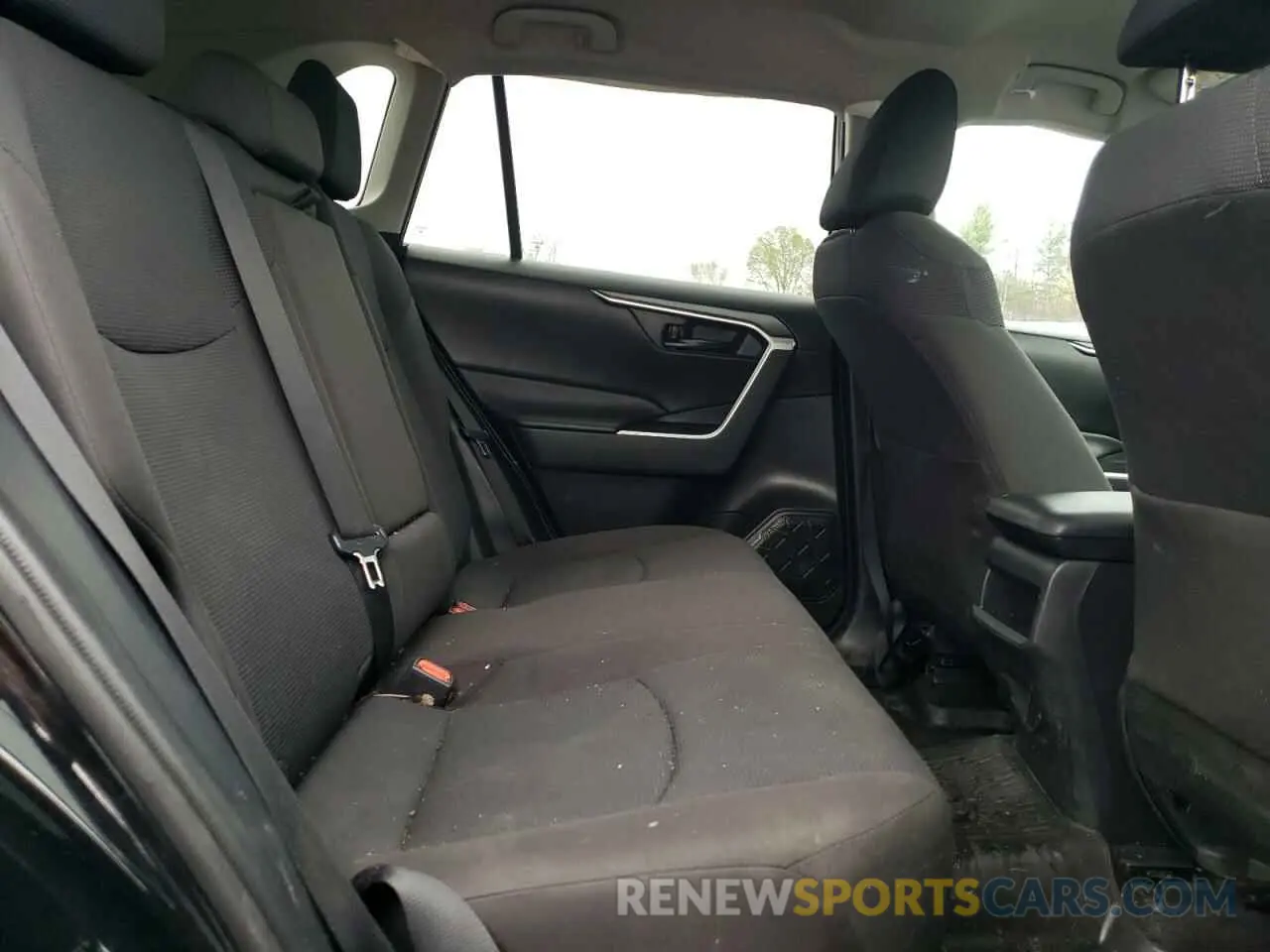 11 Photograph of a damaged car 2T3F1RFVXLC107010 TOYOTA RAV4 2020