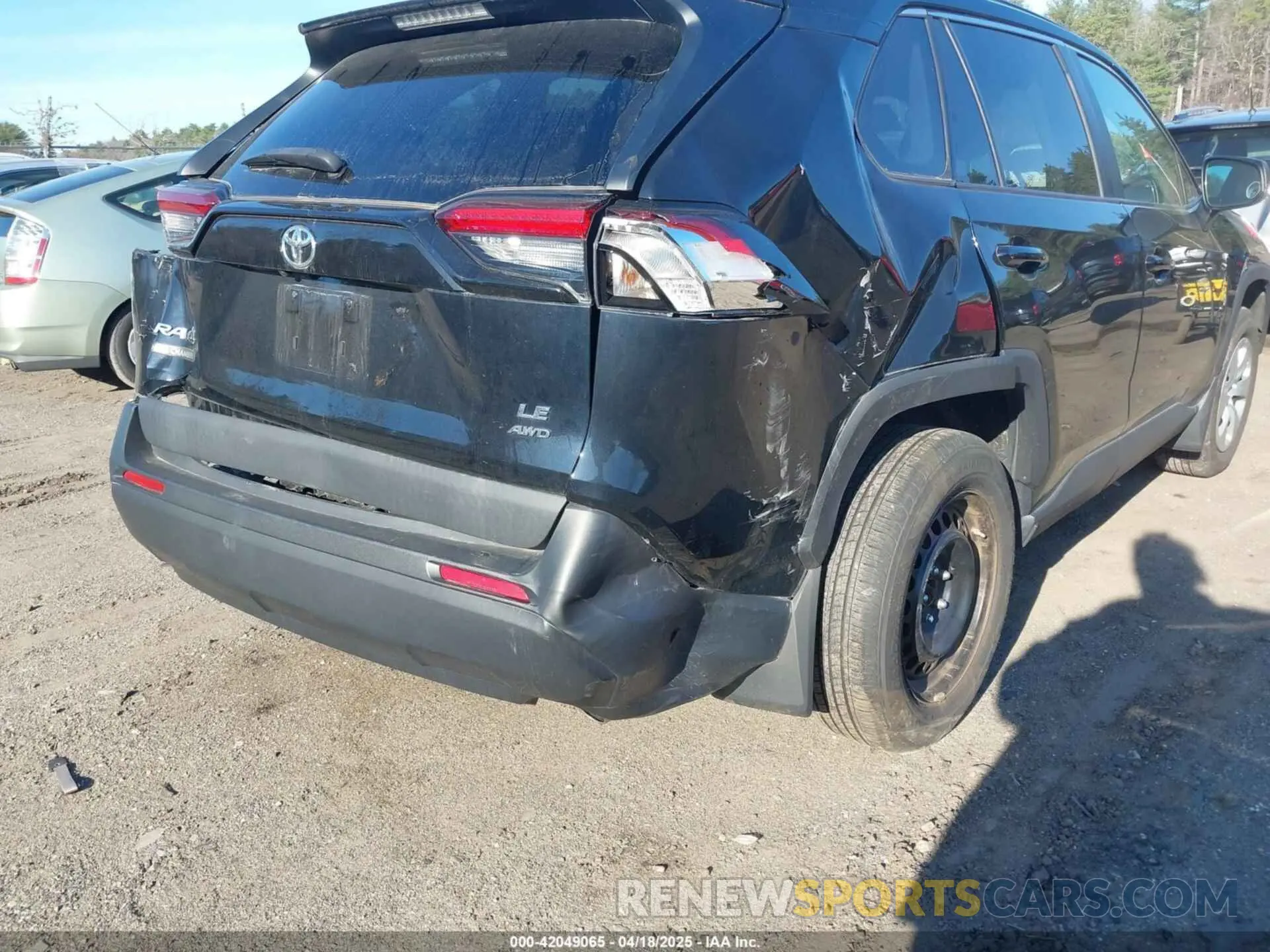 6 Photograph of a damaged car 2T3F1RFVXLW086240 TOYOTA RAV4 2020