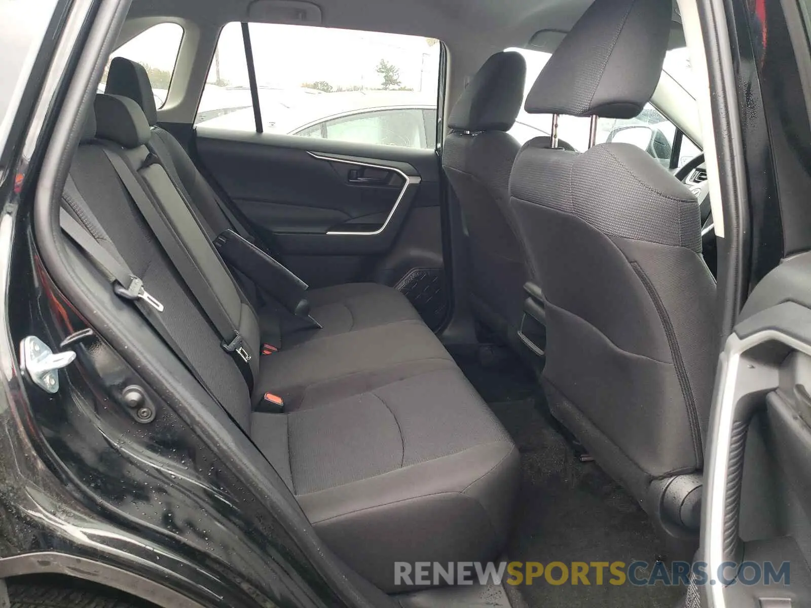 6 Photograph of a damaged car 2T3F1RFVXLW116739 TOYOTA RAV4 2020