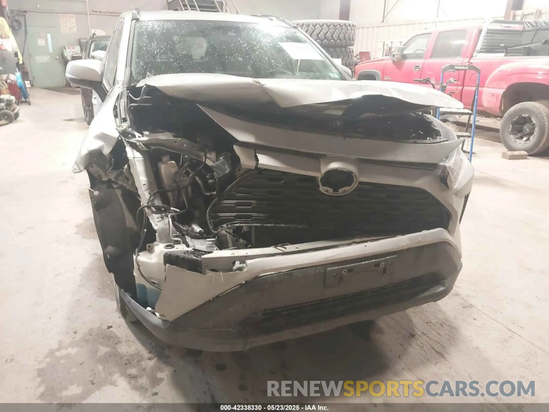 13 Photograph of a damaged car 2T3G1RFV0LC139615 TOYOTA RAV4 2020