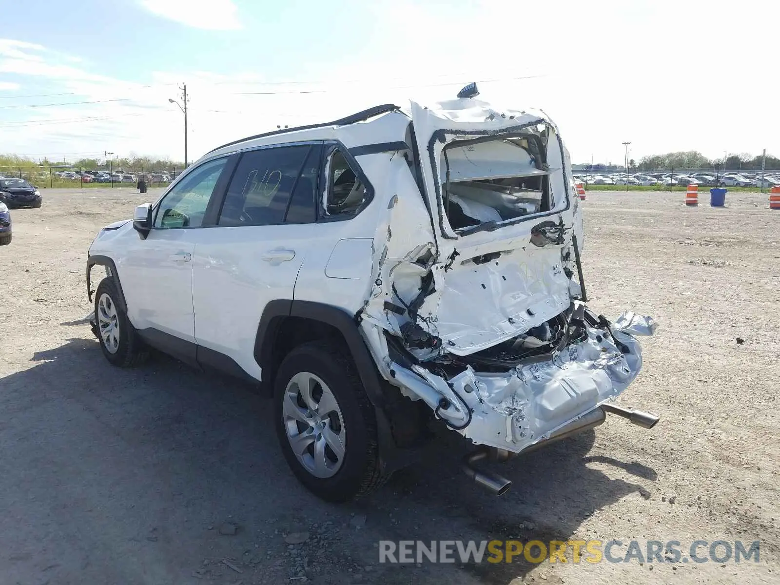 3 Photograph of a damaged car 2T3G1RFV2LW110311 TOYOTA RAV4 2020