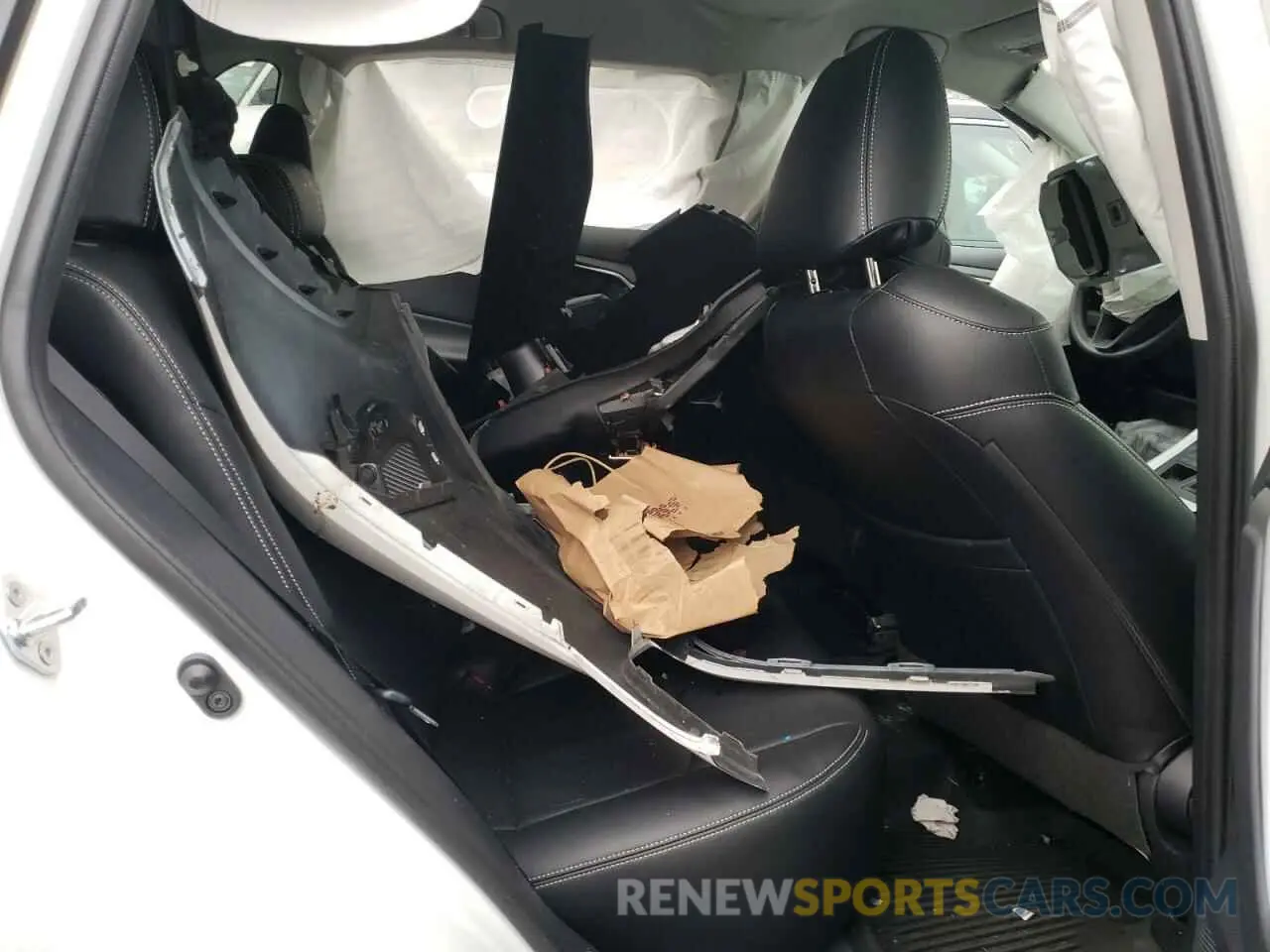 6 Photograph of a damaged car 2T3G1RFV3LW086570 TOYOTA RAV4 2020