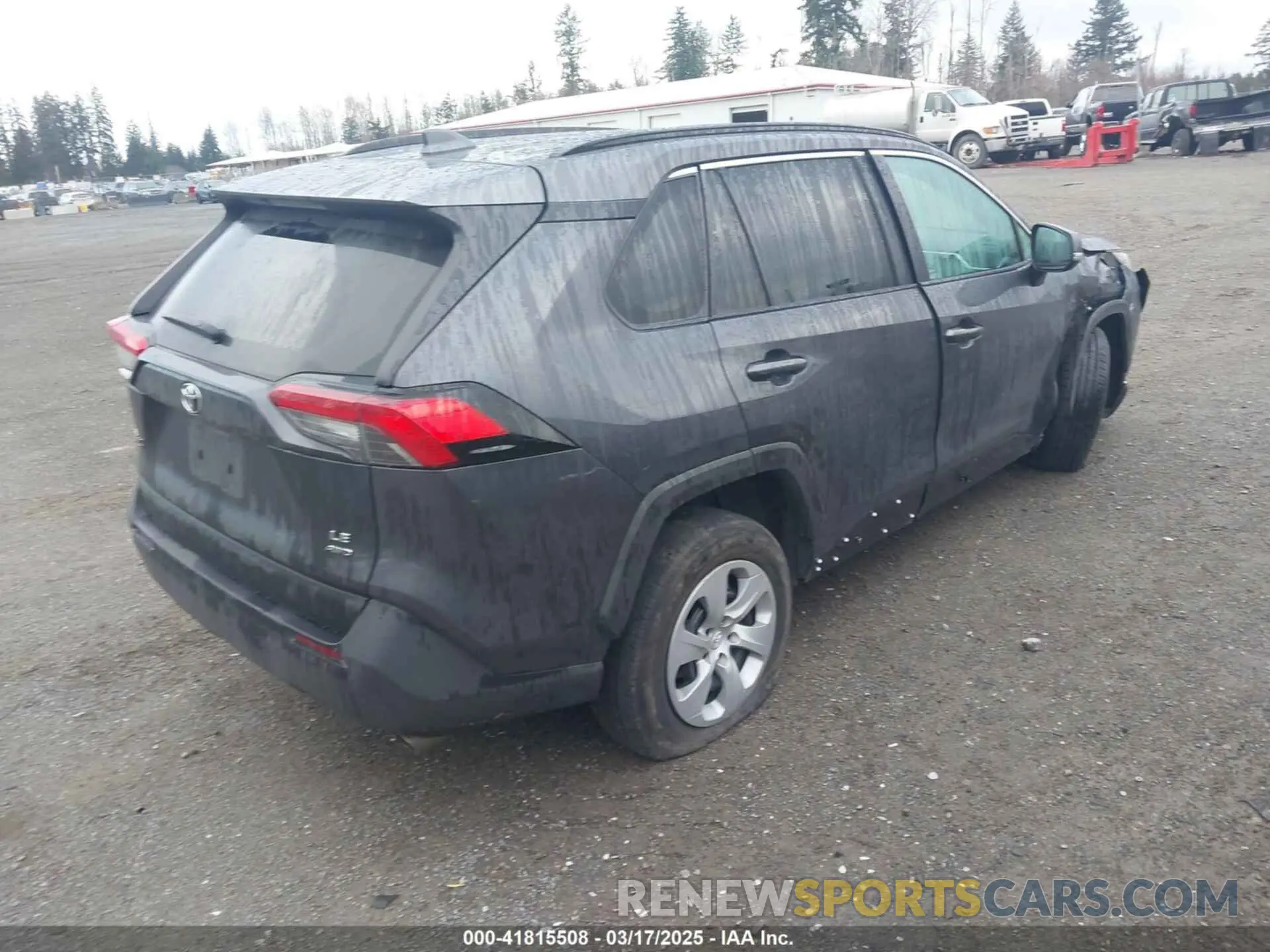 4 Photograph of a damaged car 2T3G1RFV3LW101603 TOYOTA RAV4 2020