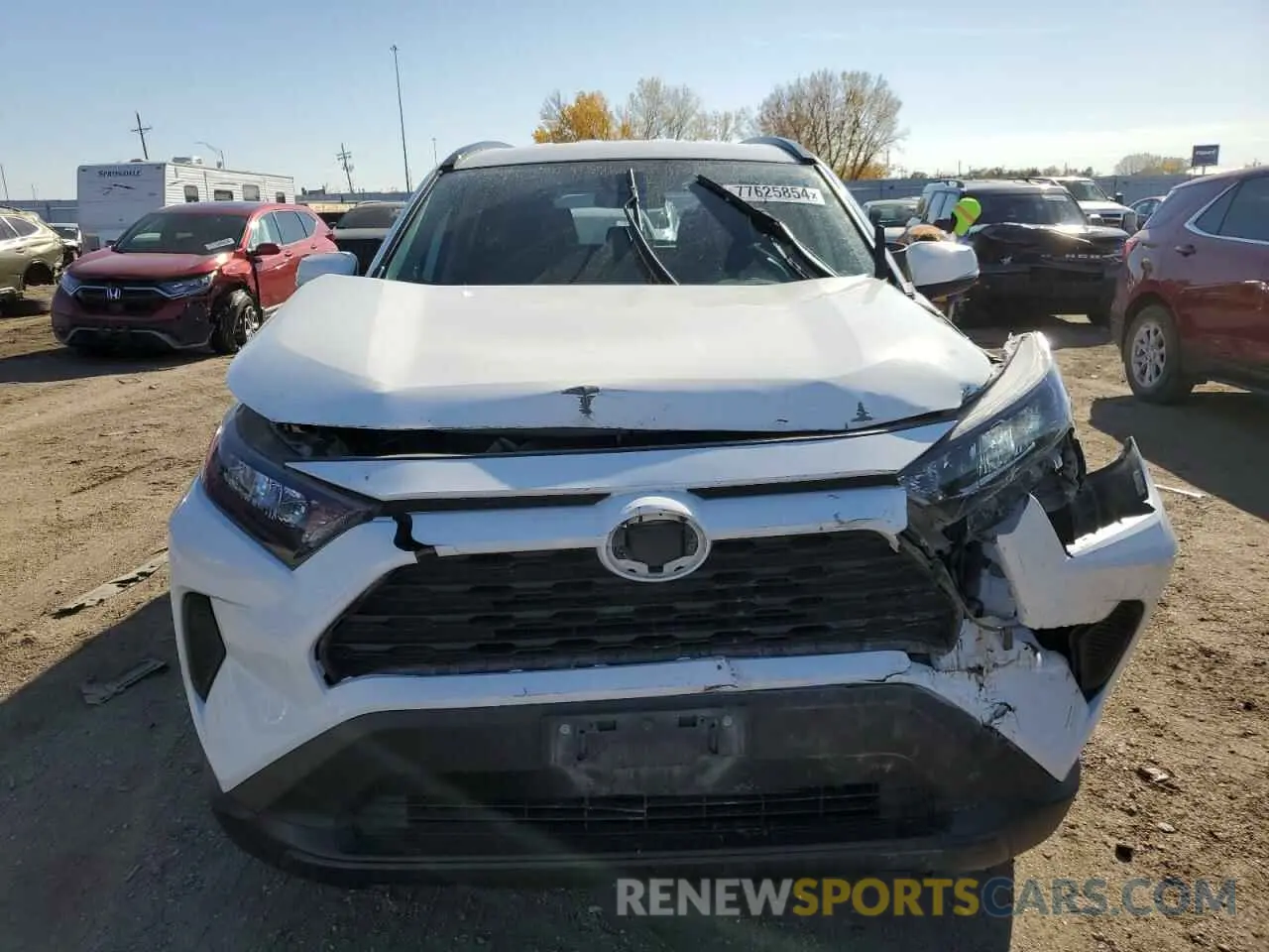 5 Photograph of a damaged car 2T3G1RFV3LW130387 TOYOTA RAV4 2020